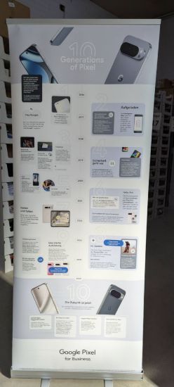 Bild von Google Pixel for Business Roll-up "10 Generations of Pixel"